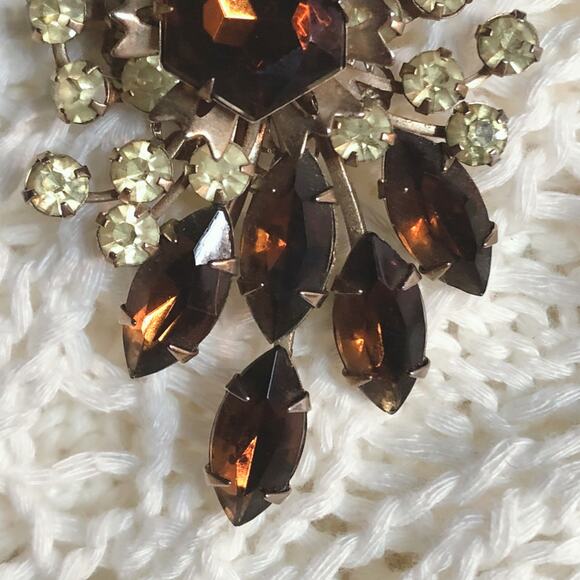 Vintage Jewelry Signed Cathe Brown & Light Green Rhinestone Brooch Pin - Picture 5 of 9